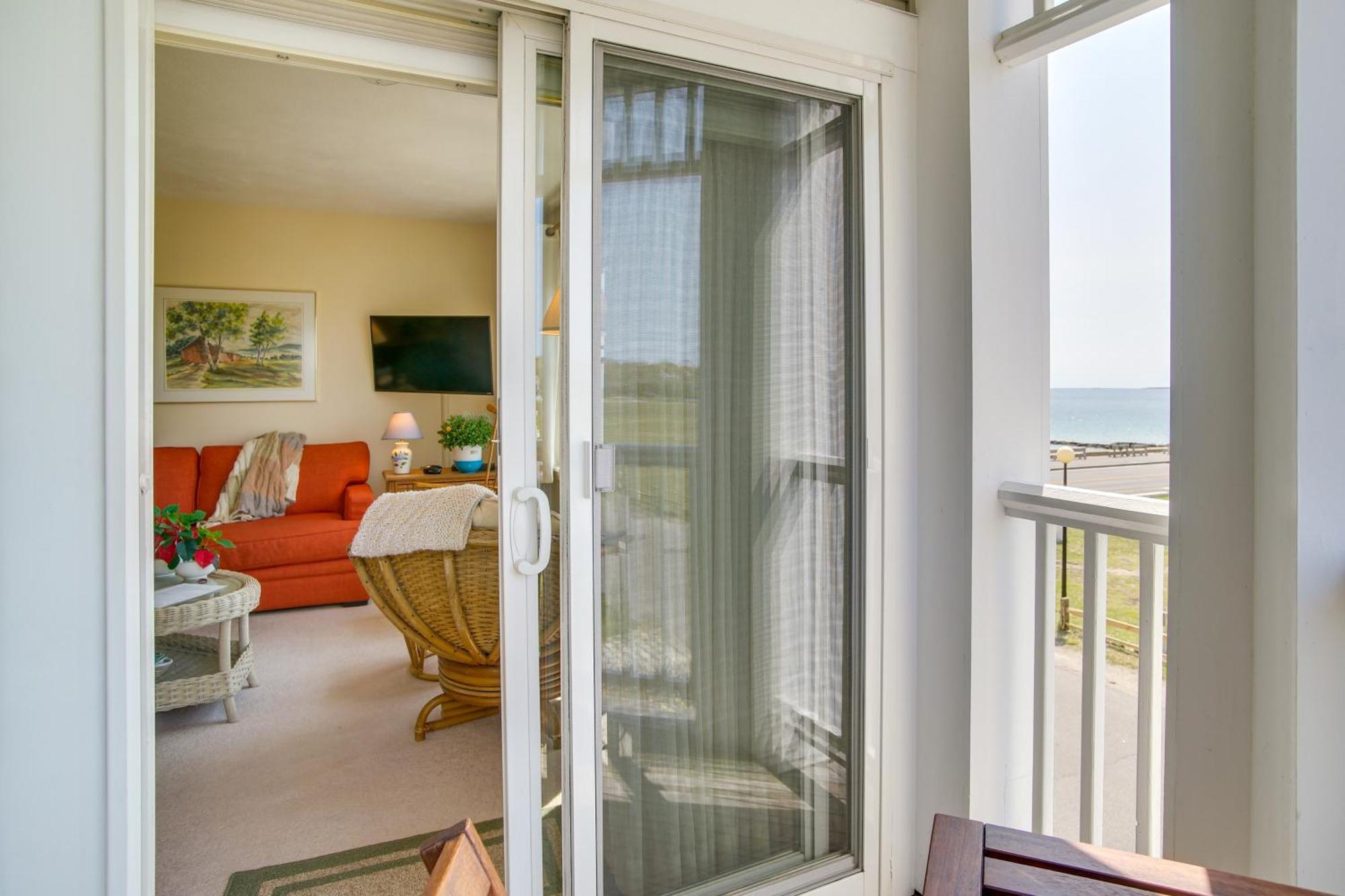 Breezy Oak Bluffs Condo - Steps To Inkwell Beach! Екстериор снимка
