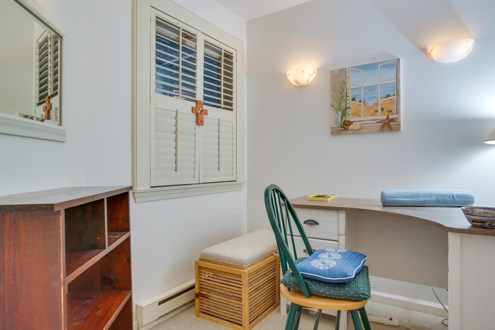 Breezy Oak Bluffs Condo - Steps To Inkwell Beach! Екстериор снимка