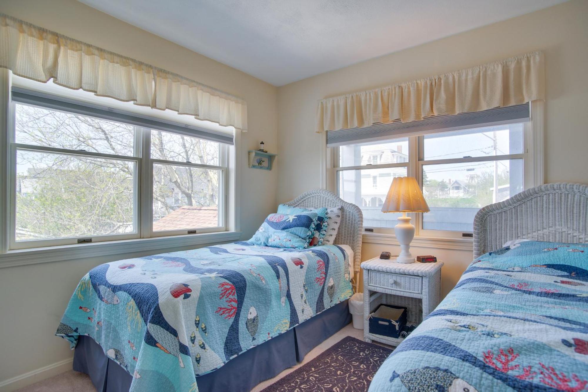 Breezy Oak Bluffs Condo - Steps To Inkwell Beach! Екстериор снимка
