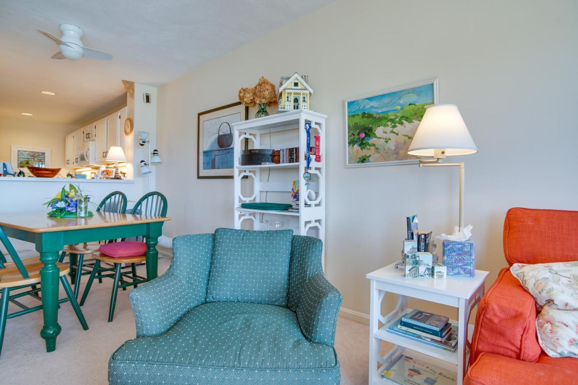 Breezy Oak Bluffs Condo - Steps To Inkwell Beach! Екстериор снимка
