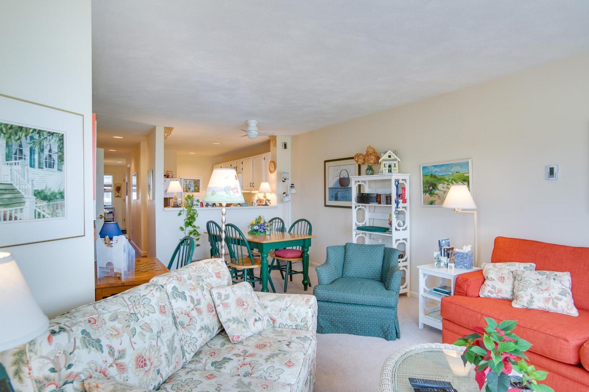 Breezy Oak Bluffs Condo - Steps To Inkwell Beach! Екстериор снимка